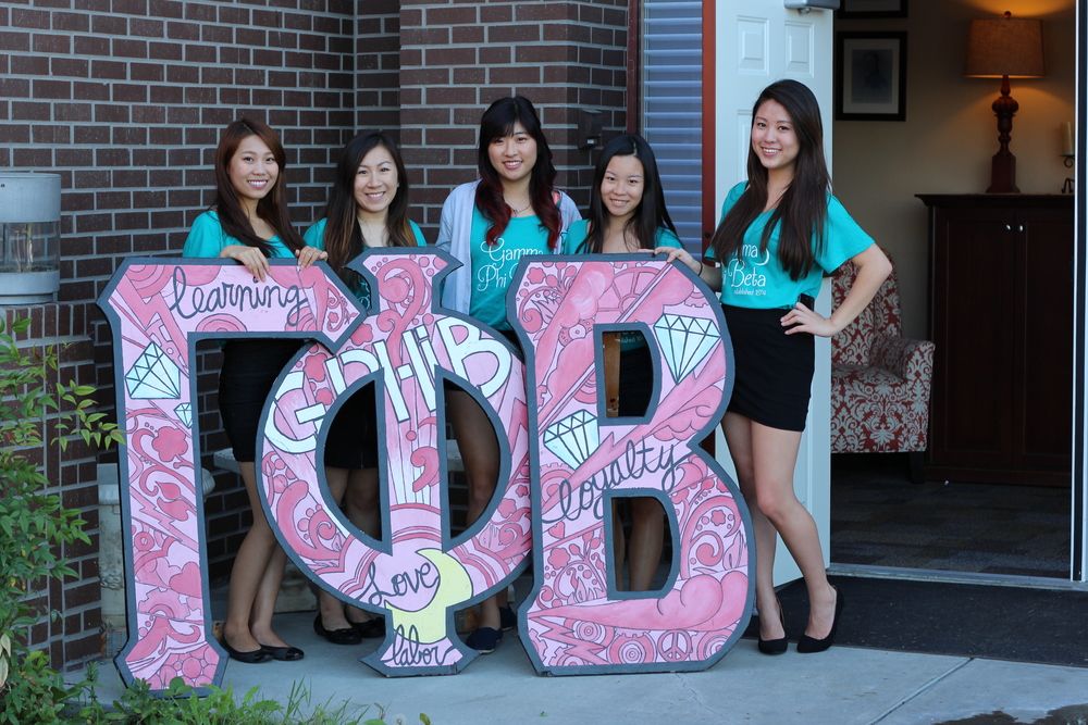 Members of UC Irvine Panhellenic sororities together at a campus event